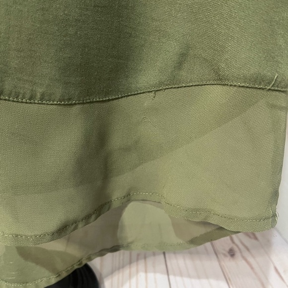 Express 3 Button Shear Blouse - Picture 5 of 9